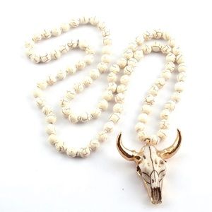 NEW 🌸💎🌺 White Turquoise Steer Necklace
